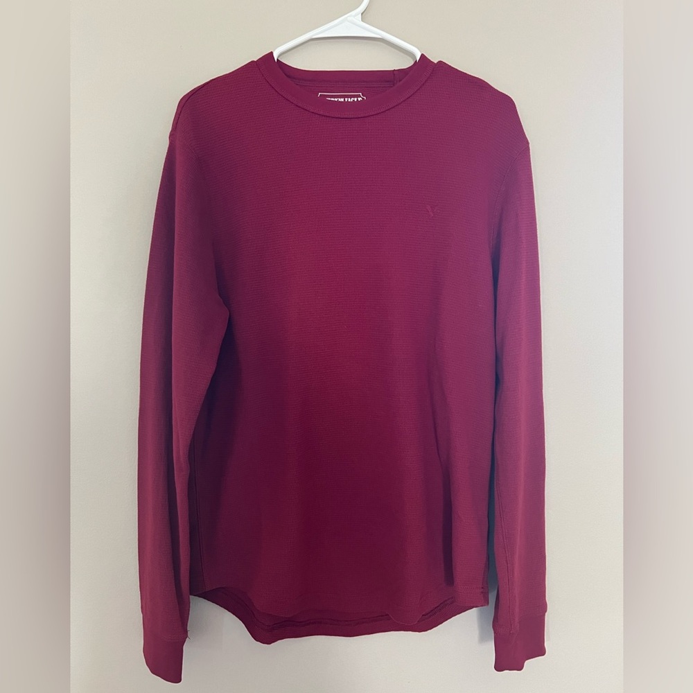 Mens American Eagle red long sleeve tee. Size Medium.